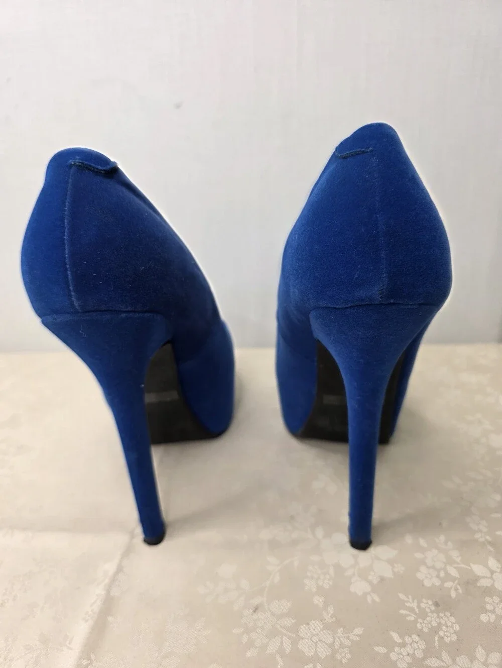 Wild Rose Royal Blue Velvet High Heel Platform Pumps Size 7.5 Stiletto